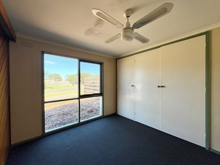 Plenty of Space, Inside and Out - Photo 2