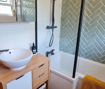 Heol Ffynnon, Loughor, SWANSEA - Photo 1