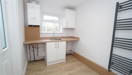3 bedroom terraced house to rent - Photo 5