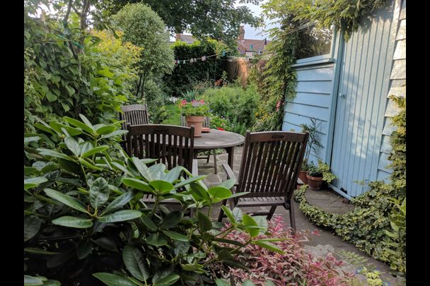 Room in a Shared House, Ley Street, IG1 - Photo 1