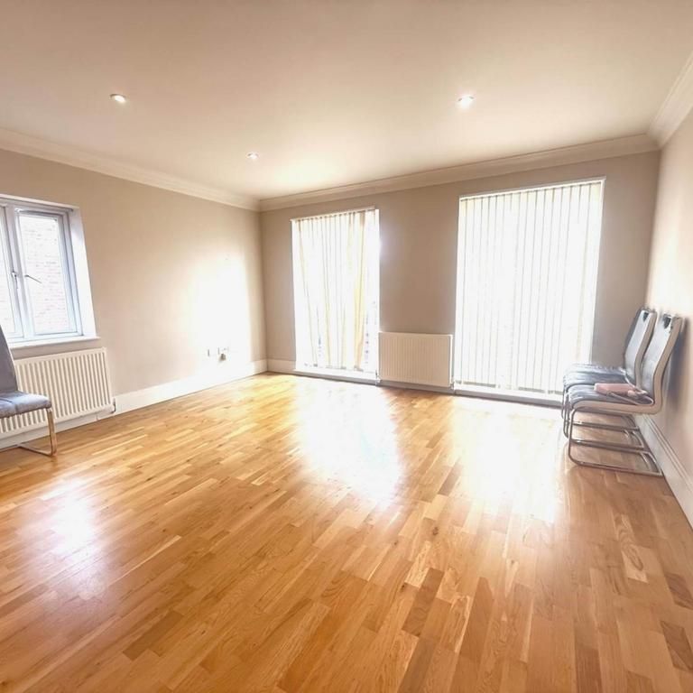2 bedroom flat to rent - Photo 1