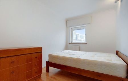 2 Bed Flat, Queen Of Denmark Court, SE16 - Photo 4