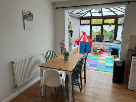 3 bedroom detached house to rent - Photo 4