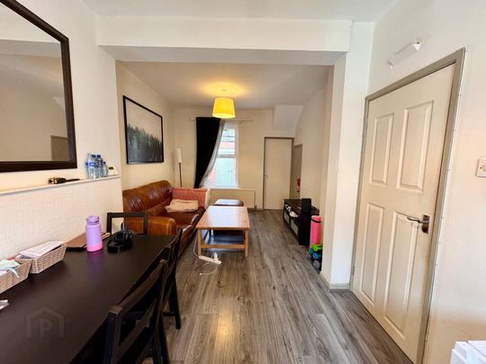 18 Pandora Street, Donegall Road, Belfast, BT12 5PR - Photo 1