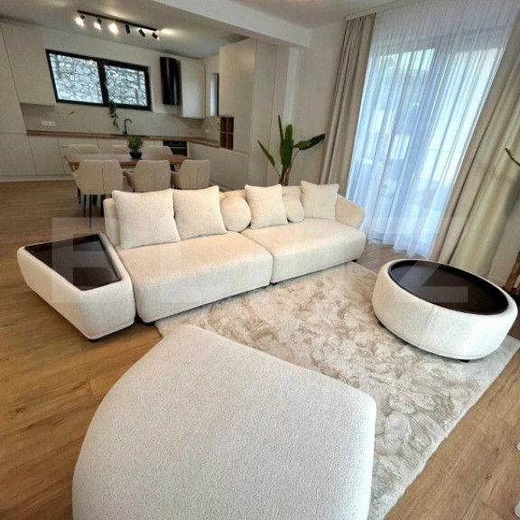 Casă de închiriat, 140 mp utili, garaj, curte, panouri, Po - Fotografie 1