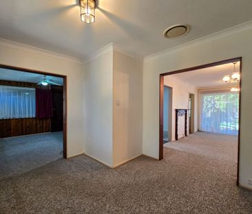 Convenient, Comfortable & Well-Located Family Living - Photo 4