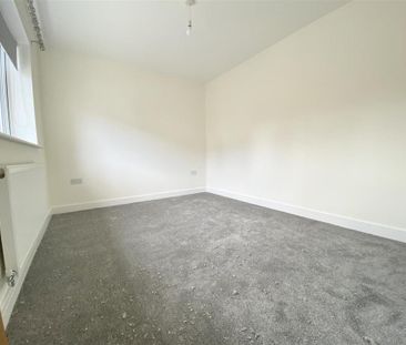 3 bedroom detached bungalow to rent - Photo 2