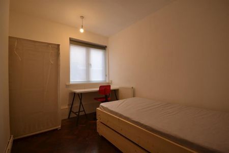 3 bedroom Flat To Let - Photo 4