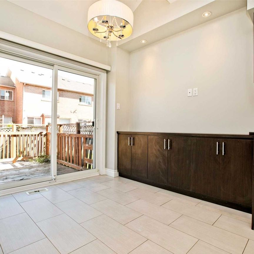 For Lease - 32 Nottingham Drive, Richmond Hill, Ontario - Photo 1