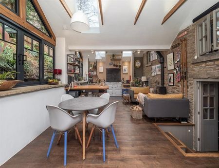 3 Bedroom Semi Detached To Let - Photo 3