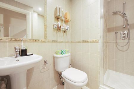 4 bedroom apartment to rent - Photo 5