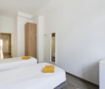 Room in a shared 6-bedroom apartment for rent in Lisbon, couples al... - Photo 3