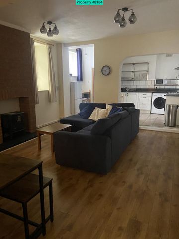 2 bedroom ground floor flat to rent - Photo 5