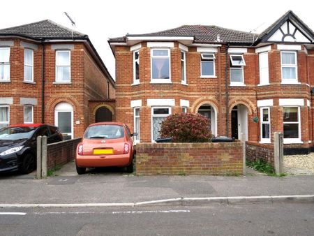 4 bedroom detached house to rent - Photo 5