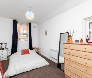 2 bedroom Flat To Let - Photo 6