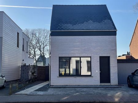 Gerenoveerde woning met twee slaapkamers en koer - Foto 3