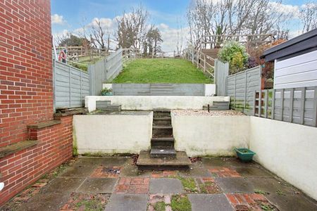 2 bedroom terraced house to rent - Photo 3