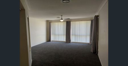 Spacious Family Home - Photo 4