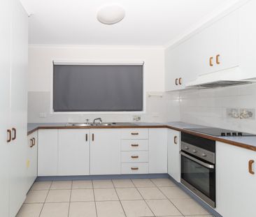 WALK TO SCHOOL & SHOPS - Photo 1