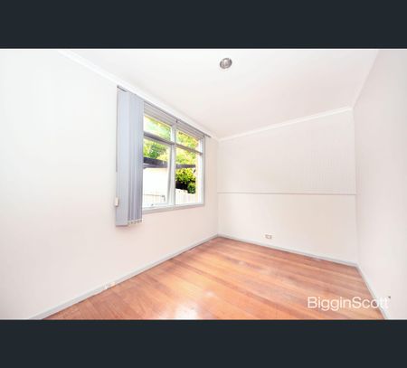 16 Wallabah Street, Mount Waverley, Vic 3149 - Photo 4