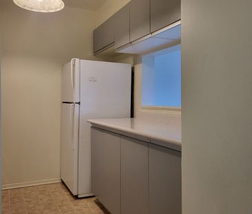270 Brittany Drive, Vanier North, Ottawa, ON - Photo 2