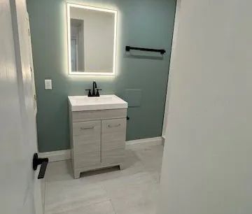 388 woodbine Avenue #Lower - Photo 1