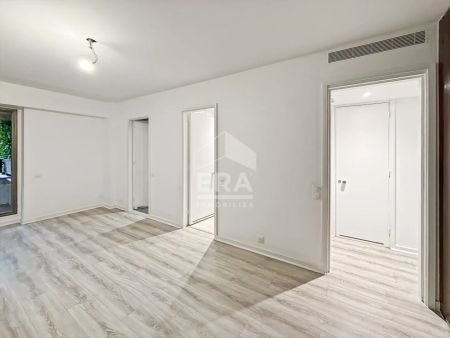 Studio rénové meublé avec balcon , Avenue Foch, Paris 16e - Photo 2