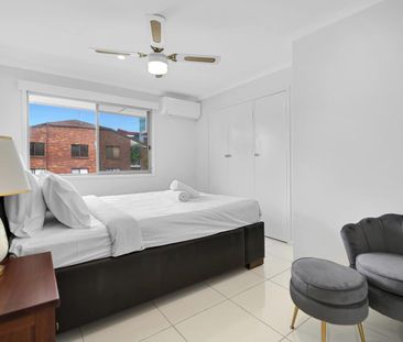 Furnished Apartment 3 Bedrooms, 2 Bathrooms in Central Southport - Photo 6