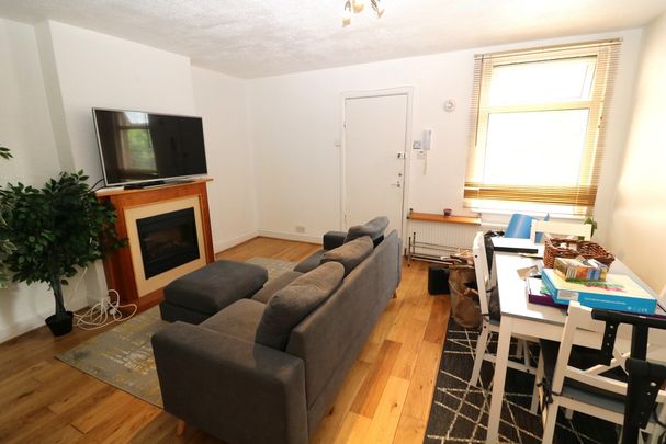 Falkland Road, Dorking, RH4 - Photo 1