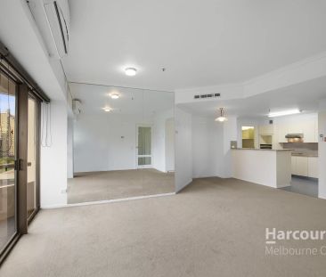 Superb & Sizeable apartment on St Kilda Road! - Photo 6