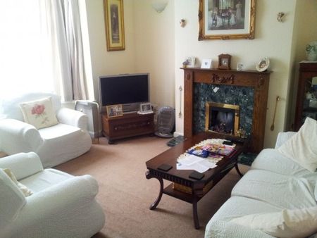4 Bed House To Rent - Photo 2