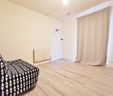 Room for rent - Photo 2