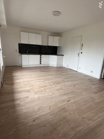 A louer Studio secteur St-Maur, 244 Av de la République. - Photo 2