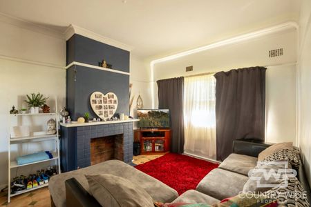 3 Bedroom Home close to Town - Photo 3