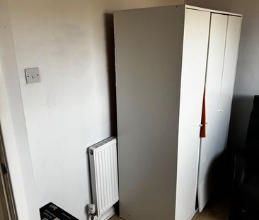 Room in a Shared House, Normanton Spring Road, S13 - Photo 2