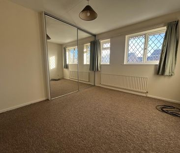 2 bedroom semi-detached house to rent - Photo 5