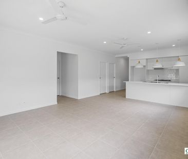 New Modern Four Bedroom Home - Huge Yard! - Photo 4