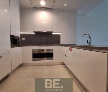 Specialist | Key with me | Bright unit - Photo 1