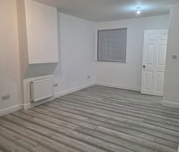 4 Bed Detached House, Kensington Street, M14 - Photo 2