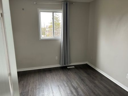 For Lease - 987 Prosperity Court, London East, Ontario - Photo 4