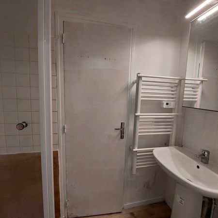 Location Appartement 2 pièces 36m² ST AUBIN LES ELBEUF 76410 - Photo 4