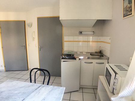 Studio 20 M² en intra- muros proche porte Saint Lazare, - Photo 5