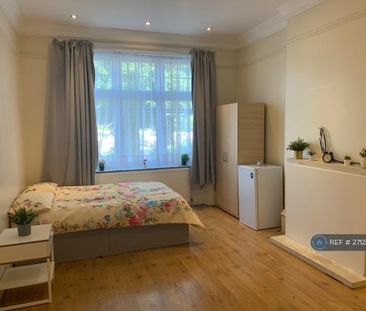 1 bedroom in a house share to rent - Photo 6