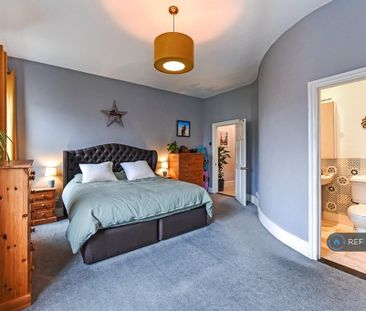 5 bedroom semi-detached house to rent - Photo 6