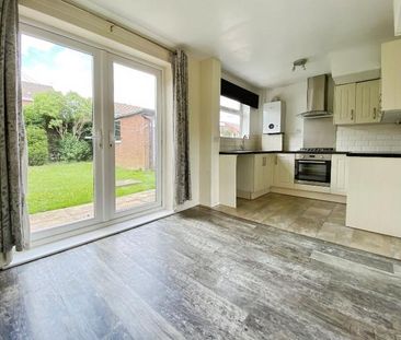 3 bedroom semi-detached house to rent - Photo 4