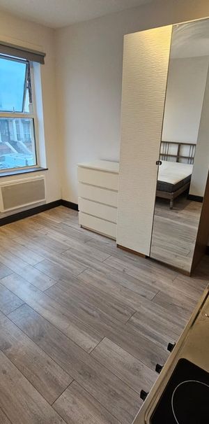 Studio Flat, London, W5 - Photo 1