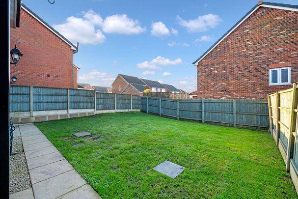 4 bed detached house to rent in Inveraray Avenue, Bolton, BL6 - Photo 1