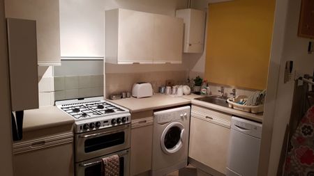 2 Bedroom House To Rent in Lenton - Photo 3