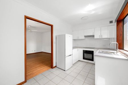 1/27 Weston Street, Coorparoo. - Photo 2