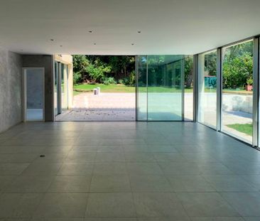 Modern 4-Suite Villa in Exclusive Quinta da Marinha - Photo 6